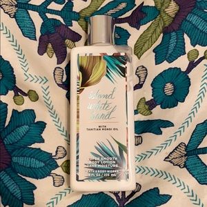 Island White Sands body lotion